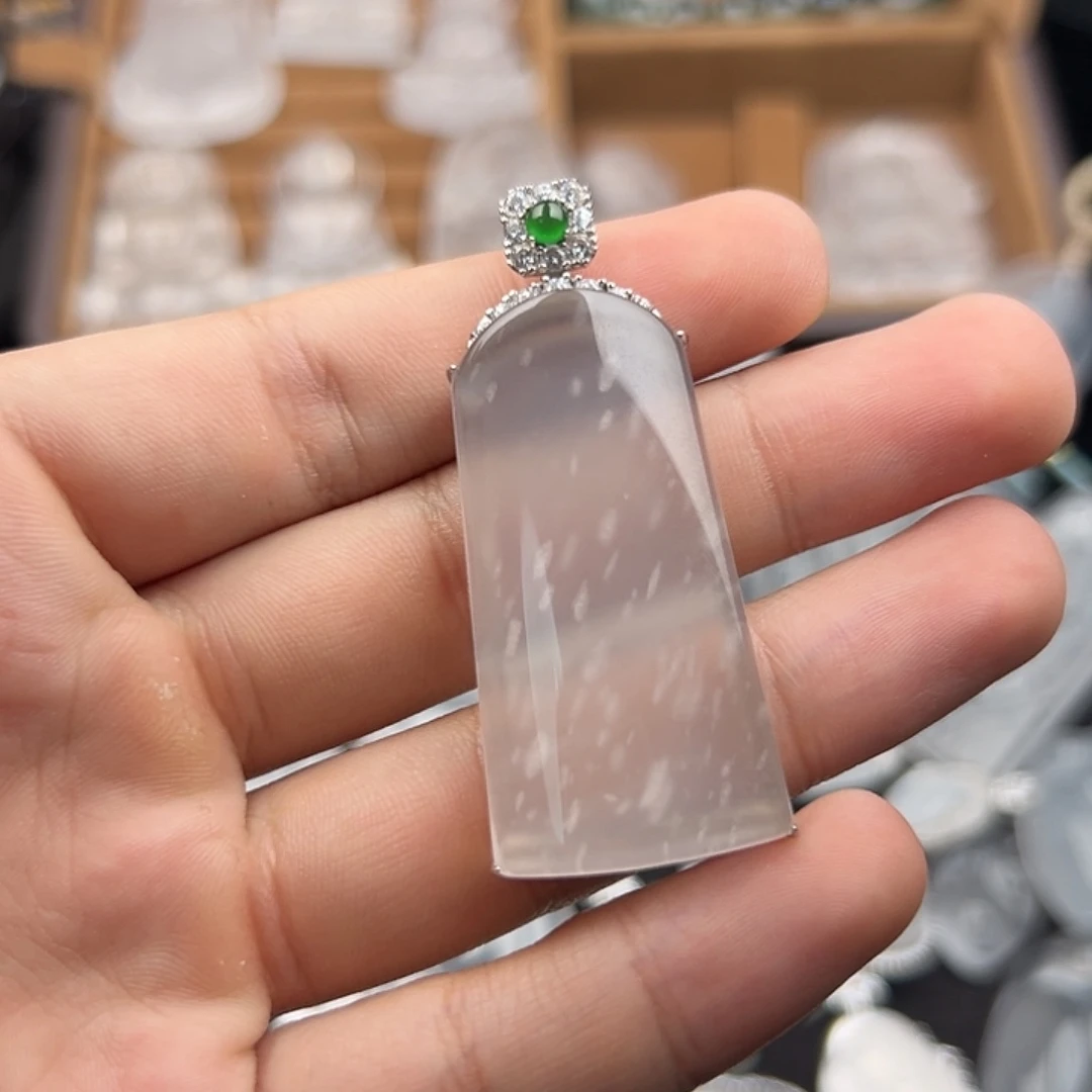 石英质玉银S925镀金镶嵌颈饰点翠暴风雪无事牌