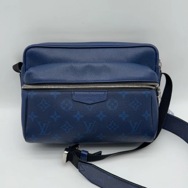 95新 LouisVuitton/路易威登 电光蓝outdoor相机包男士斜挎包1975