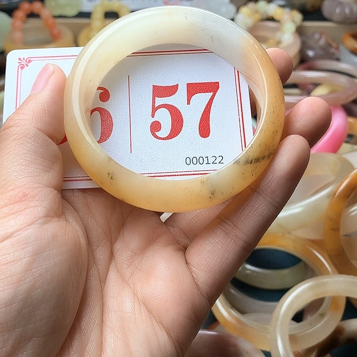 石英质玉（黄龙玉）未镶嵌手镯S****s