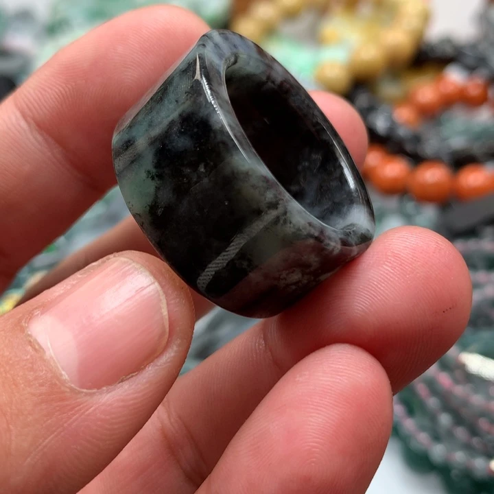 翡翠颈饰未镶嵌保真天然a货翡翠