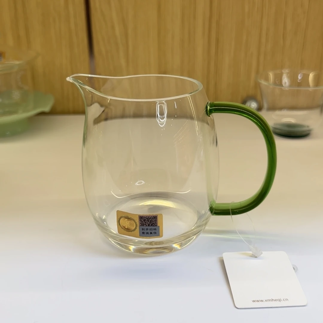 禾器澄然湖绿色。。