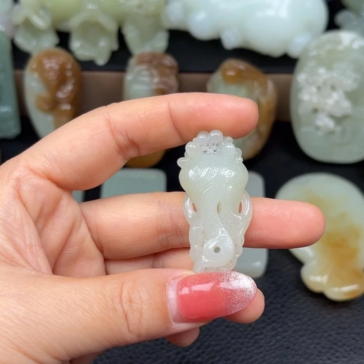 颈饰未镶嵌和田玉