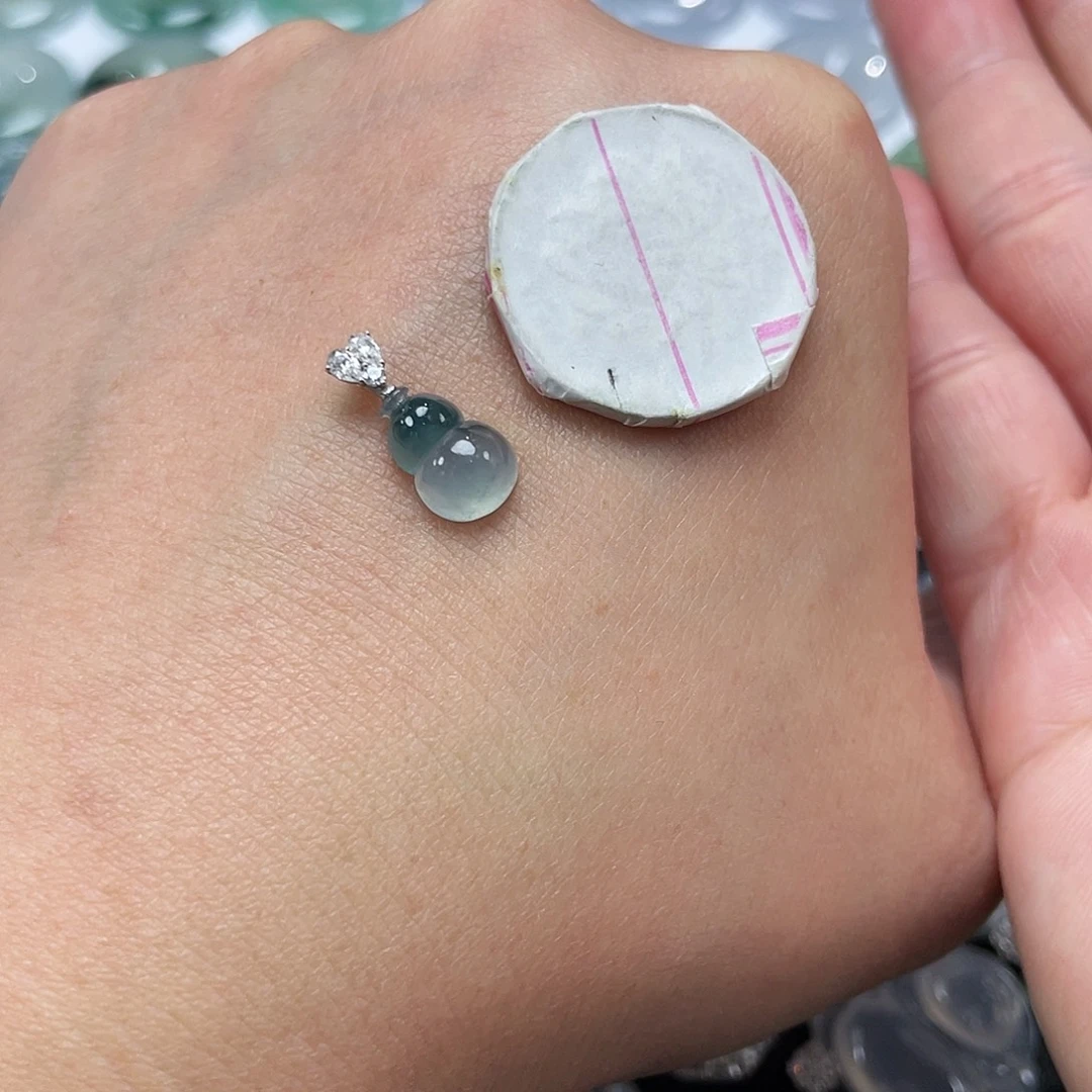 煮****翡翠18K金镶嵌颈饰