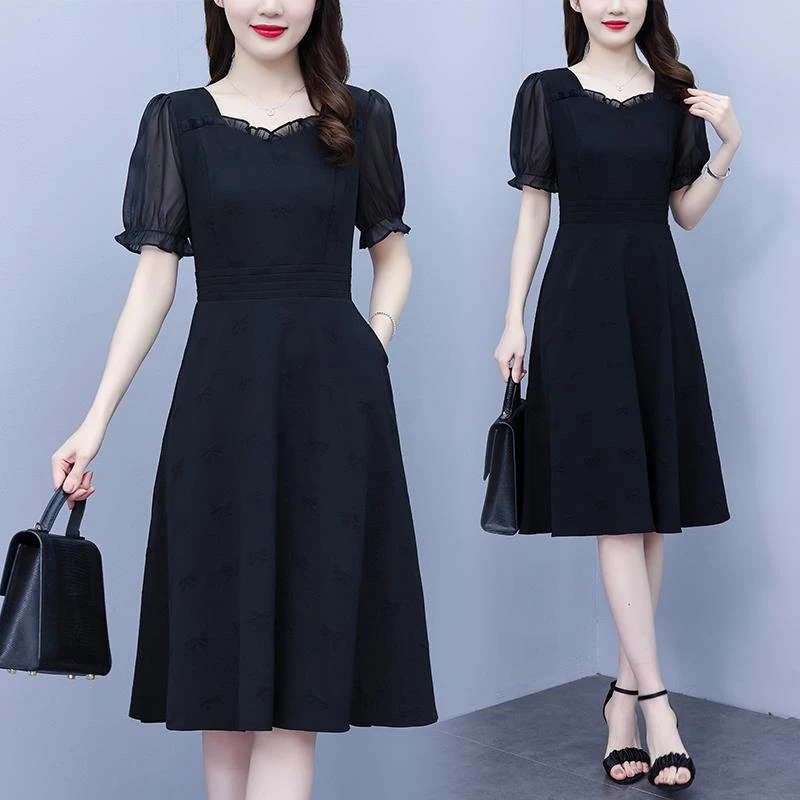 法式赫本风方领连衣裙女春夏季新款大码时尚气质遮肚子减龄小黑裙