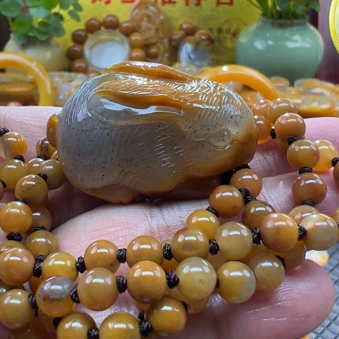 石英质玉未镶嵌颈饰
