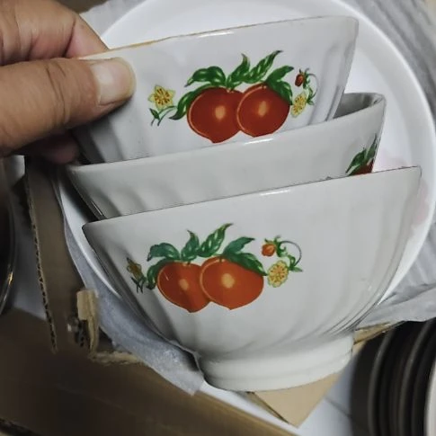 瓷片瓷片,各种摆件,均有瑕疵。沙锅!