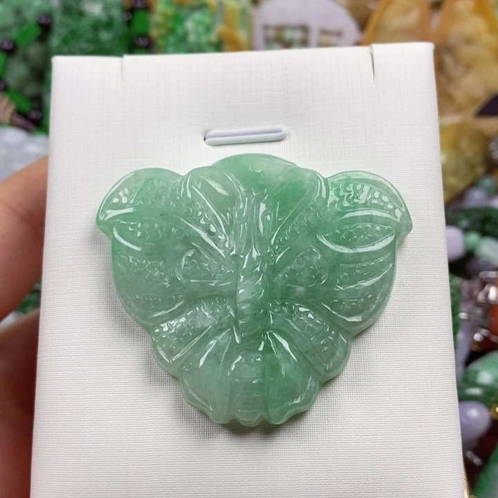 翡翠未镶嵌吊坠(赠链)