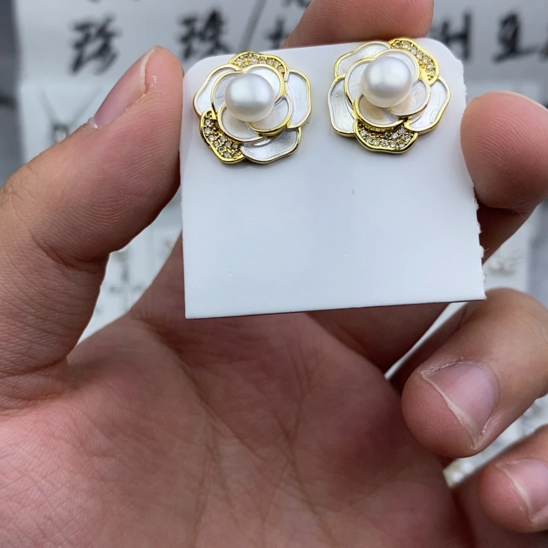 淡水珍珠耳饰未镶嵌