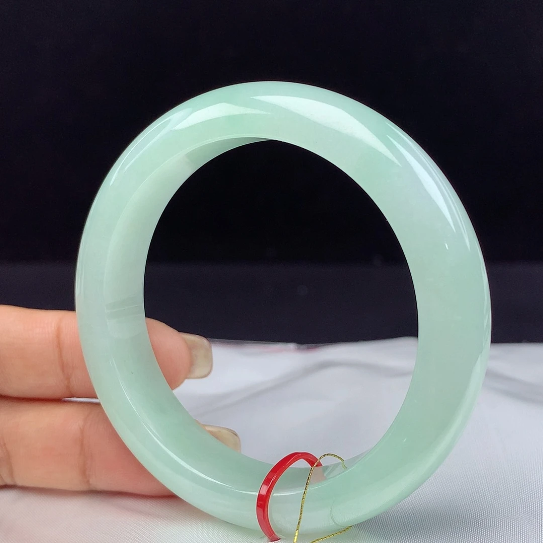 翡翠手镯未镶嵌55圈 3656