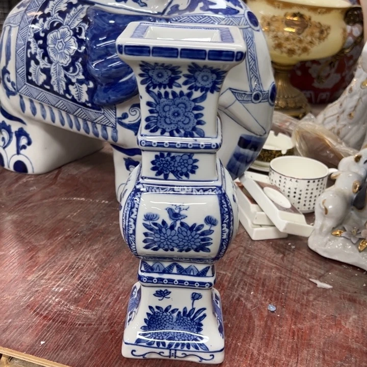 瓷片微瑕陶瓶。。。。。。。。。。。。。