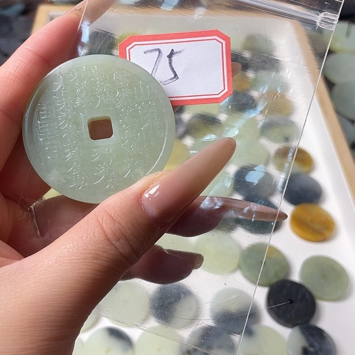 蛇纹石玉合金颈饰