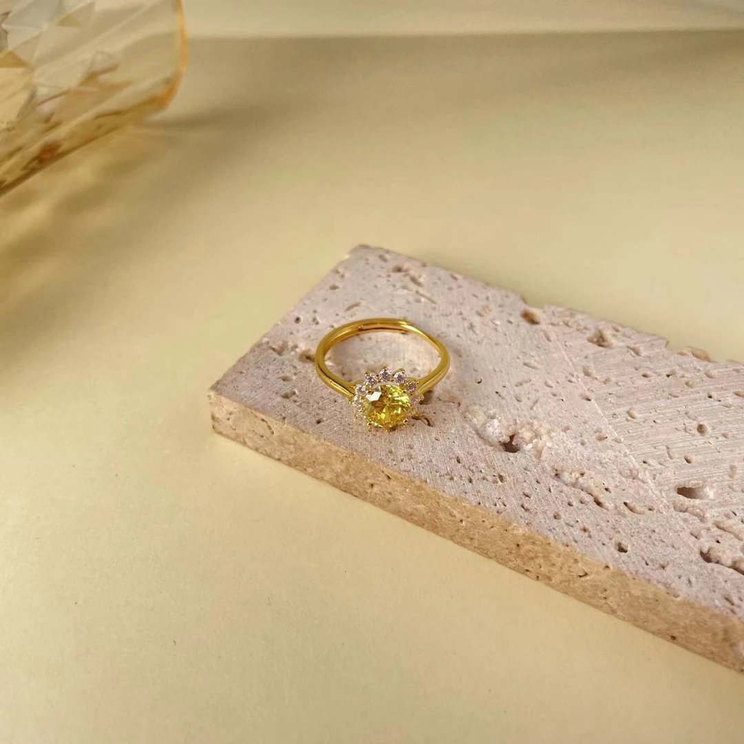 【高端嘉选】精品太阳花黄戒指———T00