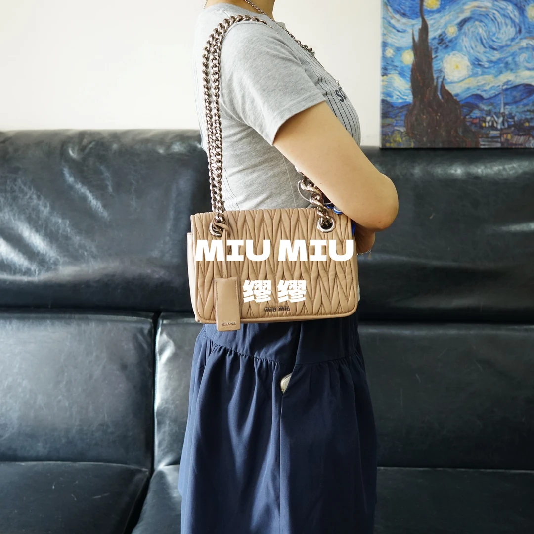 95新 MIU MIU/缪缪 奶茶色褶皱单肩包/EE05206601/6601母亲节礼物