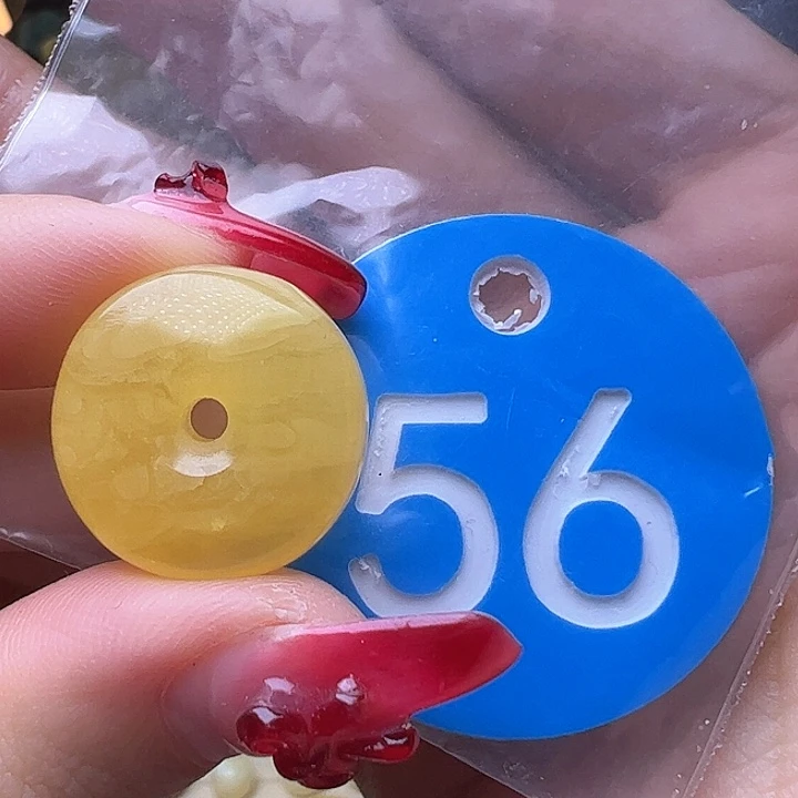蜜蜡裸石未镶嵌微瑕 18.4/7.5mm 扣子