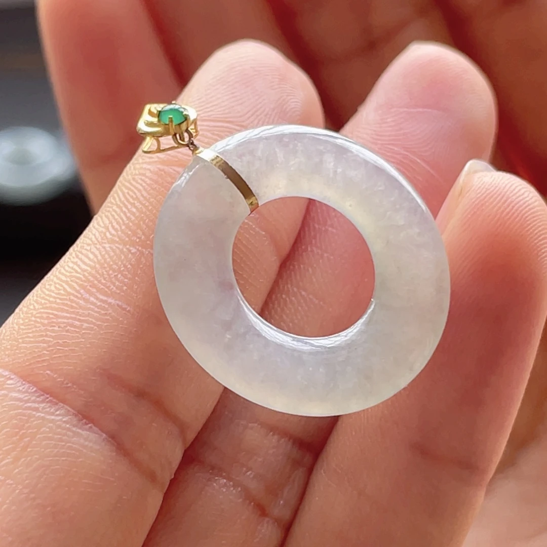 翡翠颈饰18K金镶嵌圈