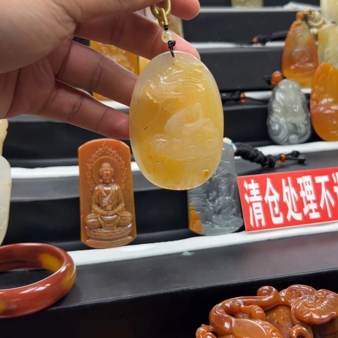 未镶嵌石英质玉（黄龙玉）黄龙玉