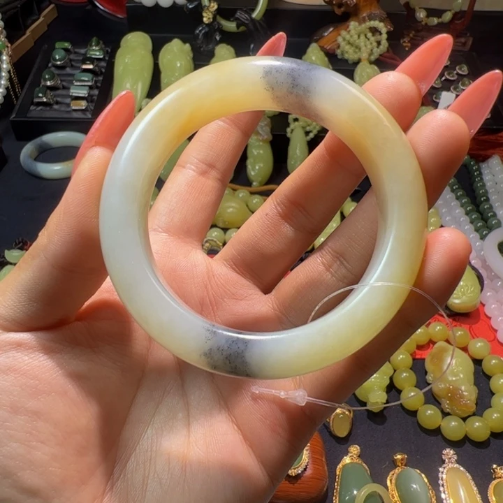 和田玉颈饰未镶嵌54+