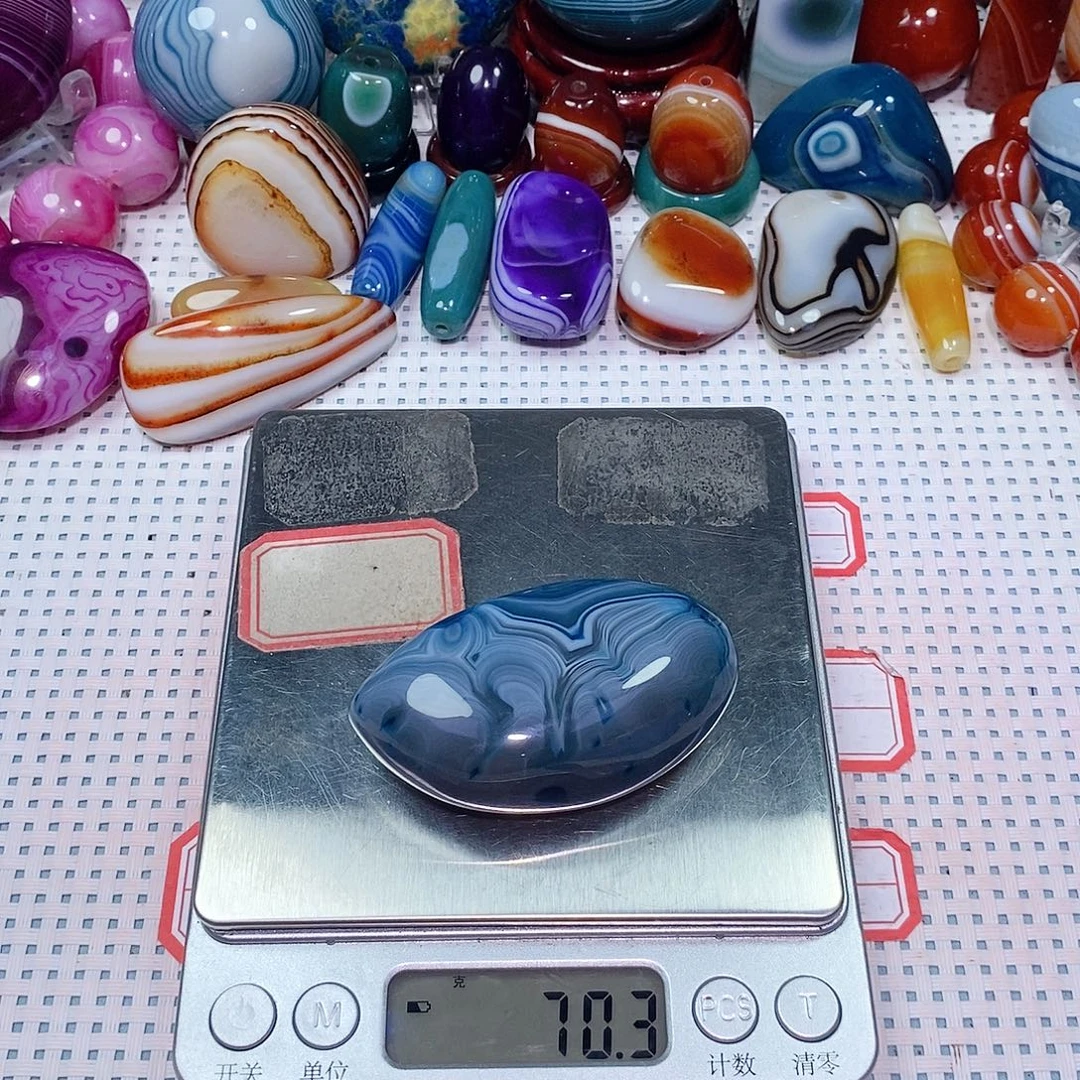 大***地玛瑙/玉髓未镶嵌珠宝奇石