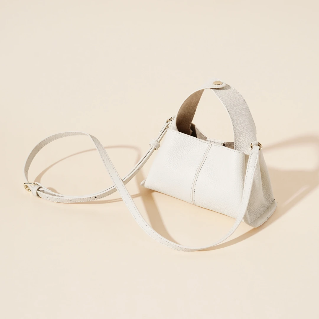 岩牛夏季新款时尚轻奢简约百搭潮流女包YN3588