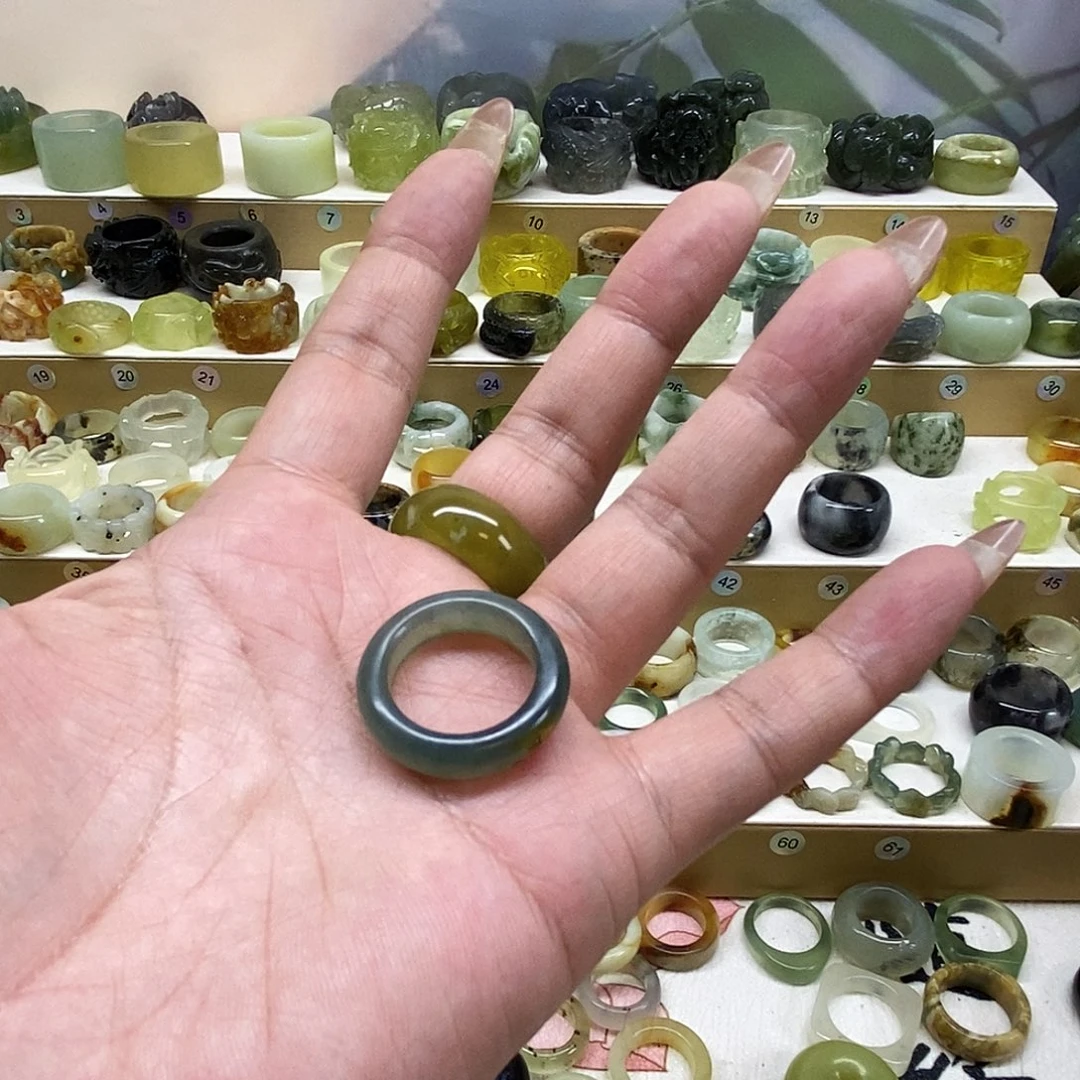 满***陈岫玉未镶嵌天然玉石戒指