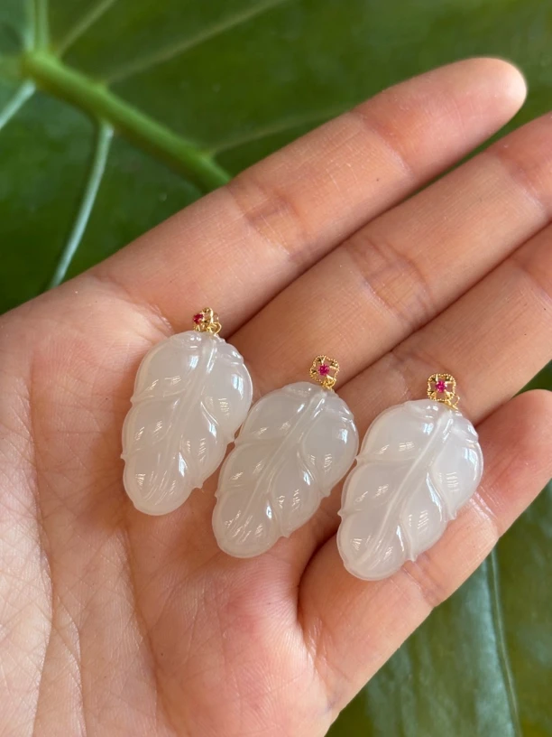 3511WM 和田玉18k金镶嵌树叶吊坠约25.6*15.8*5多样性发其一