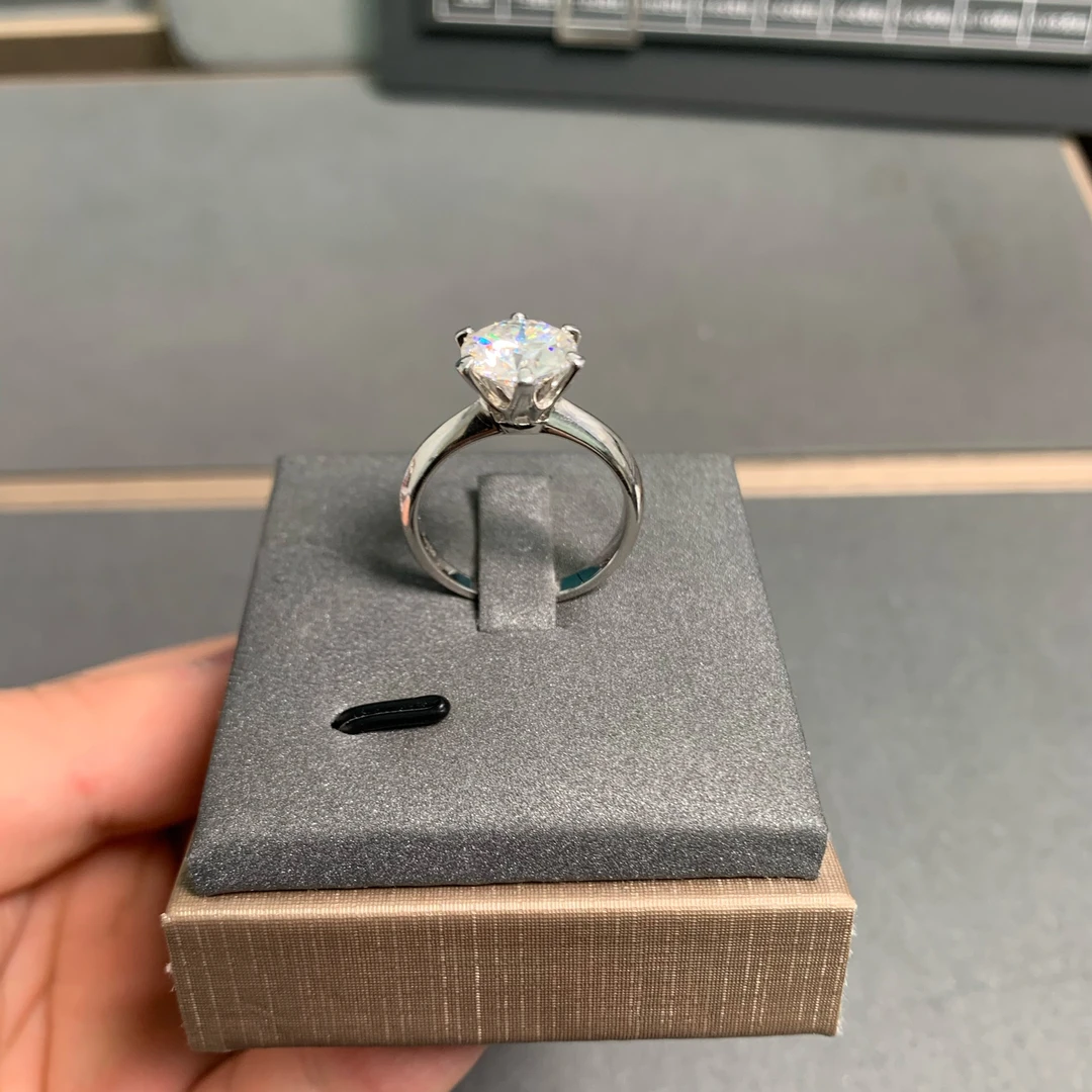 【一钻倾心】T家系列经典光面六爪3.0ct