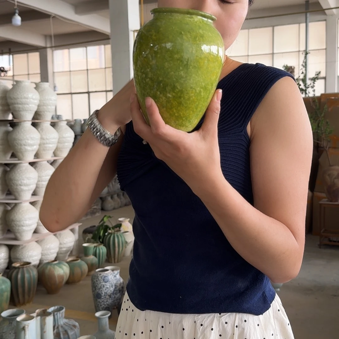 景德镇陶瓷花瓶高15口径8公分