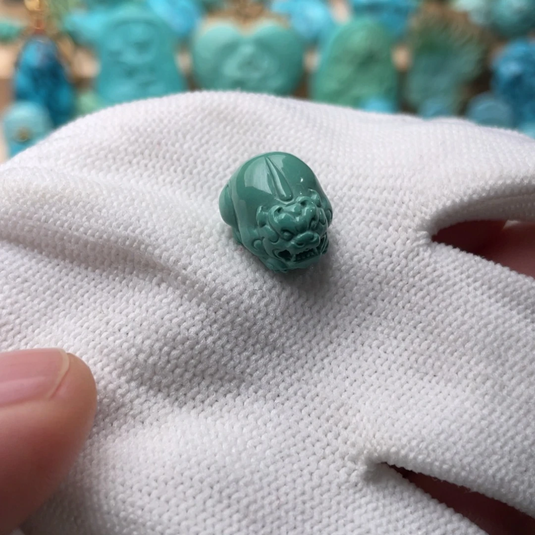 绿松石未镶嵌颈饰