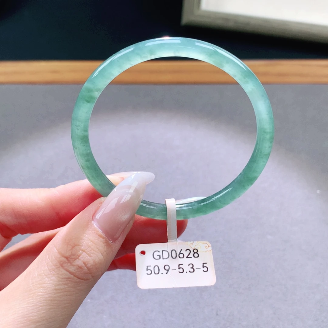 翡翠未镶嵌手镯天然