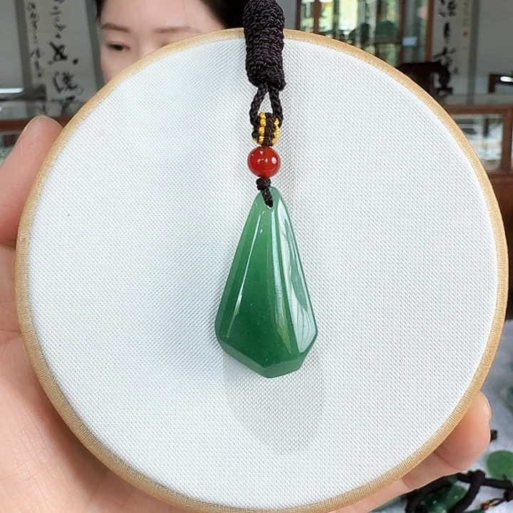 密玉（石英质玉）未镶嵌颈饰