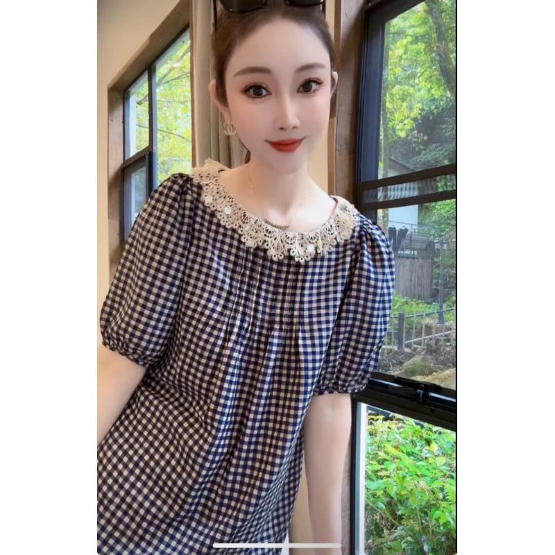 646-优选欧货时尚蕾丝花边圆领格子娃娃领衬衫