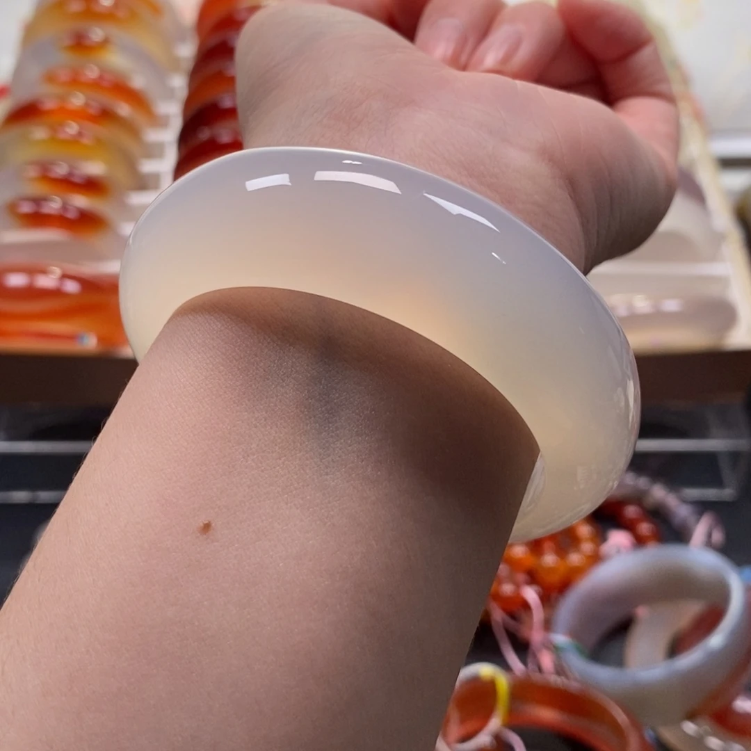 玛瑙/玉髓未镶嵌手镯