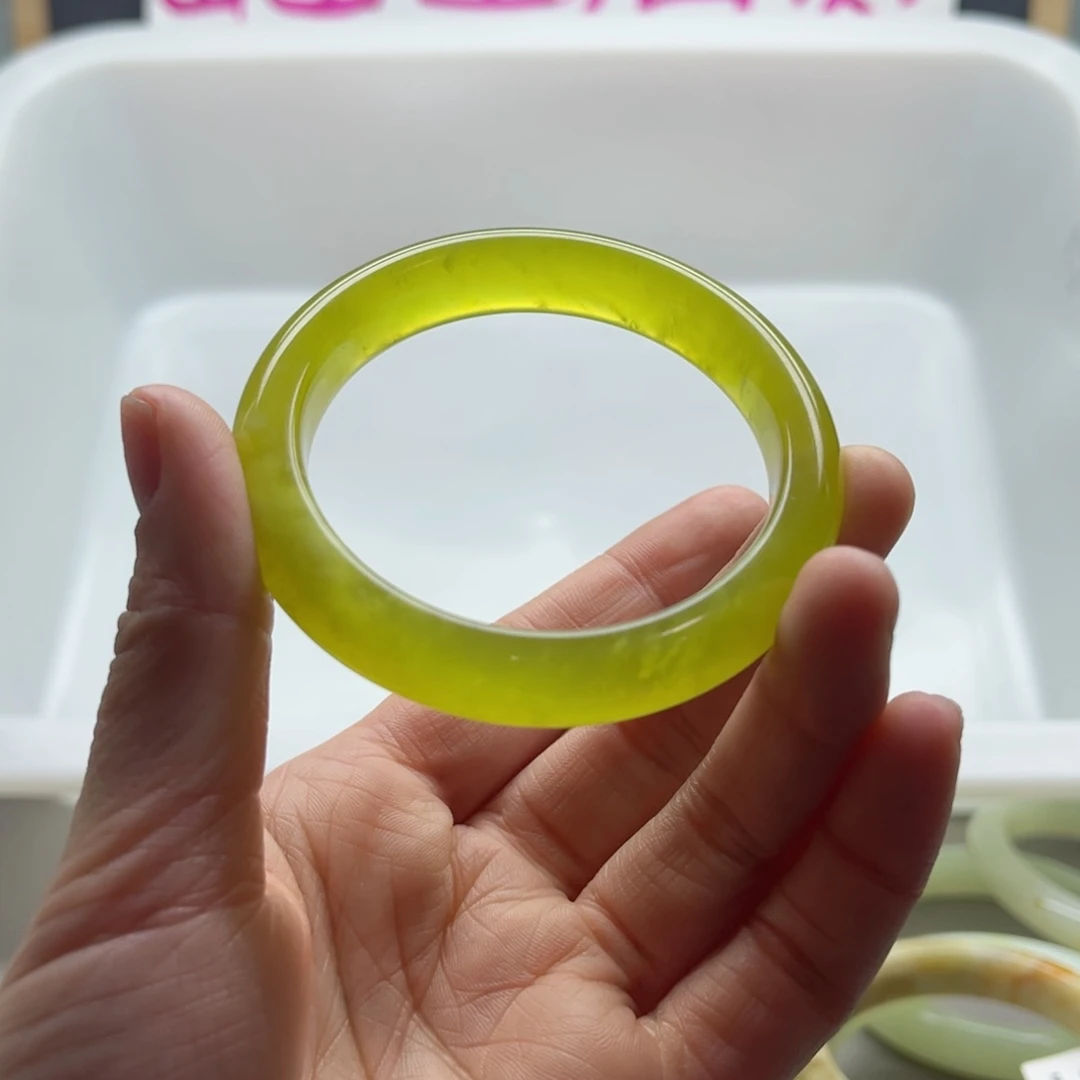 蛇纹石玉手镯未镶嵌皎***皎