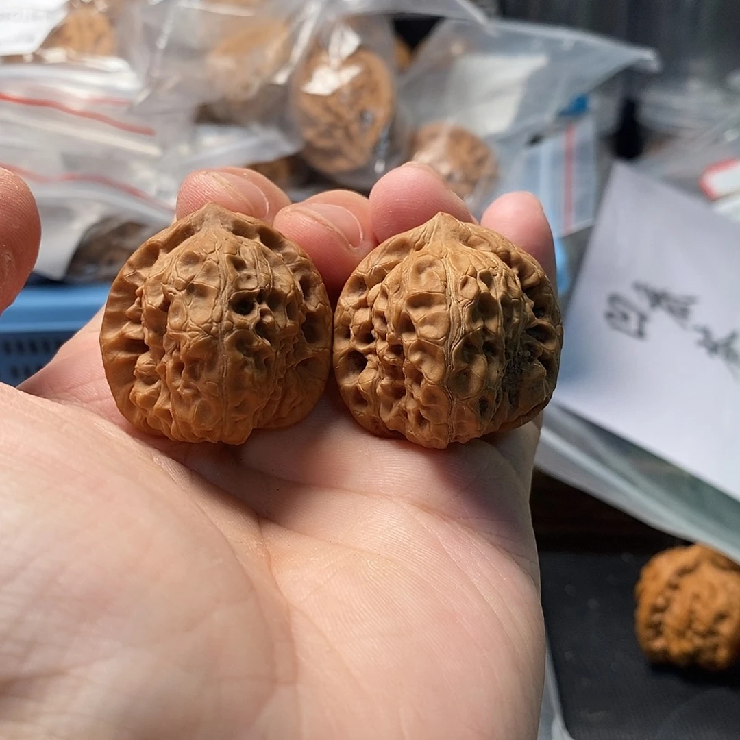 深***。1文玩核桃白蛇谷33-06
