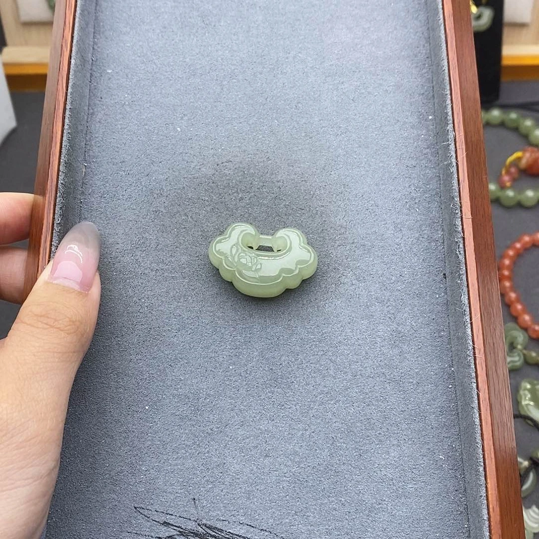 和田玉吊坠(不含链)未镶嵌巧*