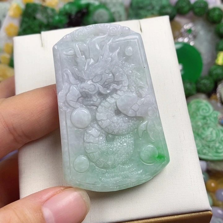 吊坠(赠链)未镶嵌翡翠