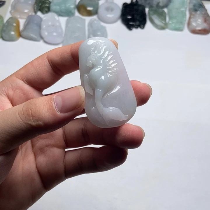 翡翠未镶嵌颈饰马牌18