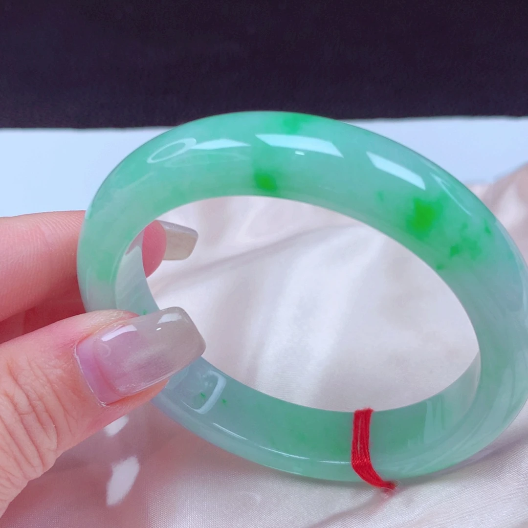 翡翠手镯未镶嵌手镯88