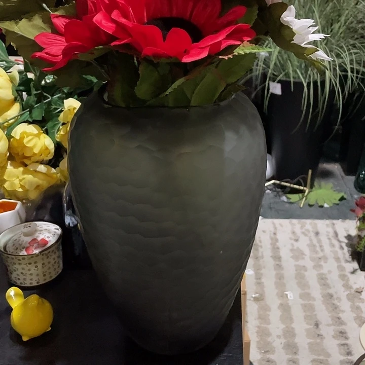 小***?陶瓷花瓶，部分微瑕