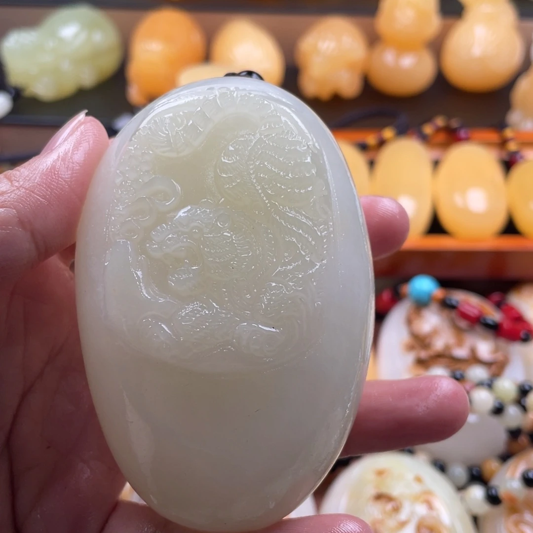 未***烟石材天然古青石手把件