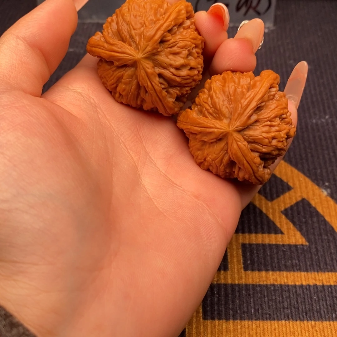 我***道文玩核桃吊坠白狮子