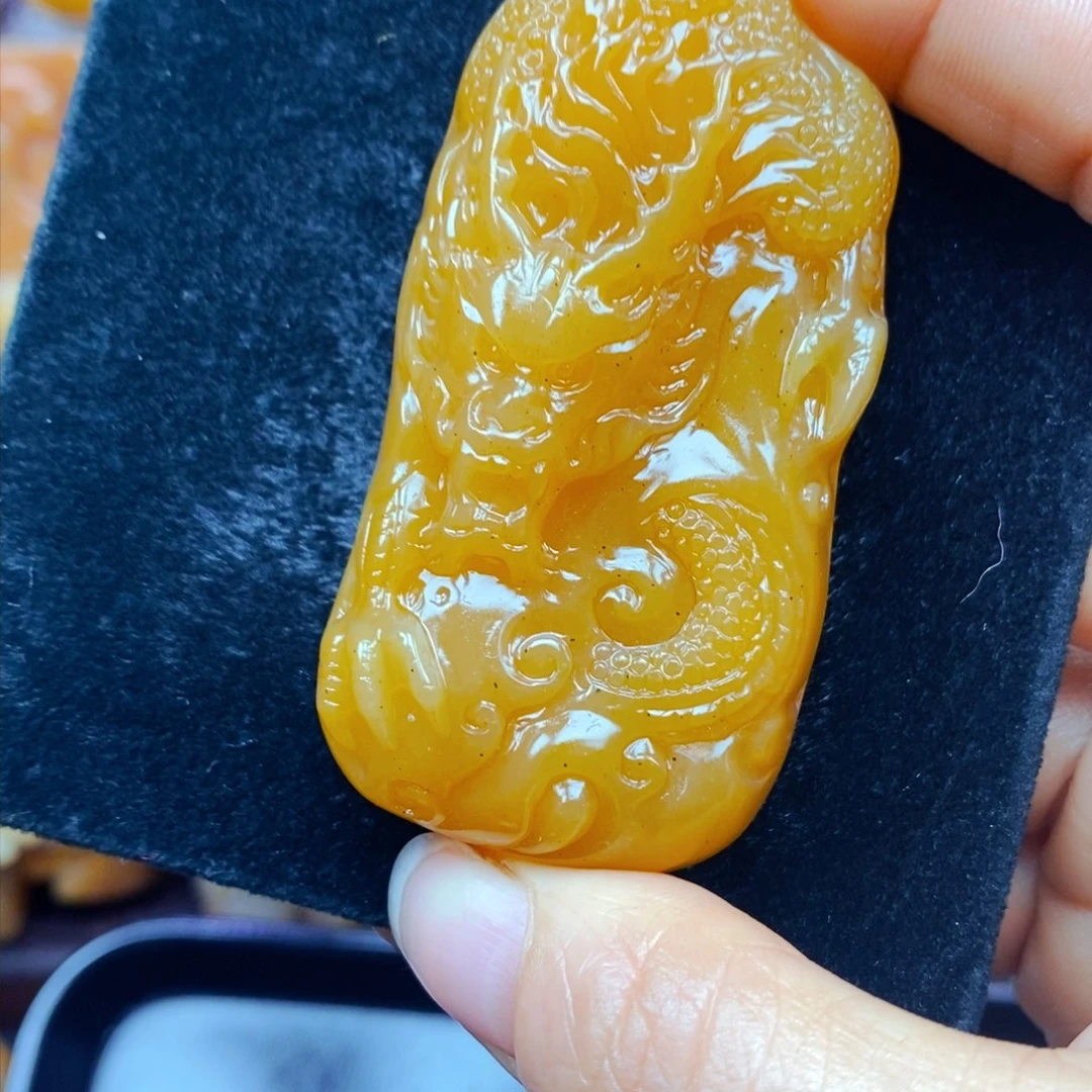 颈饰未镶嵌石英岩玉