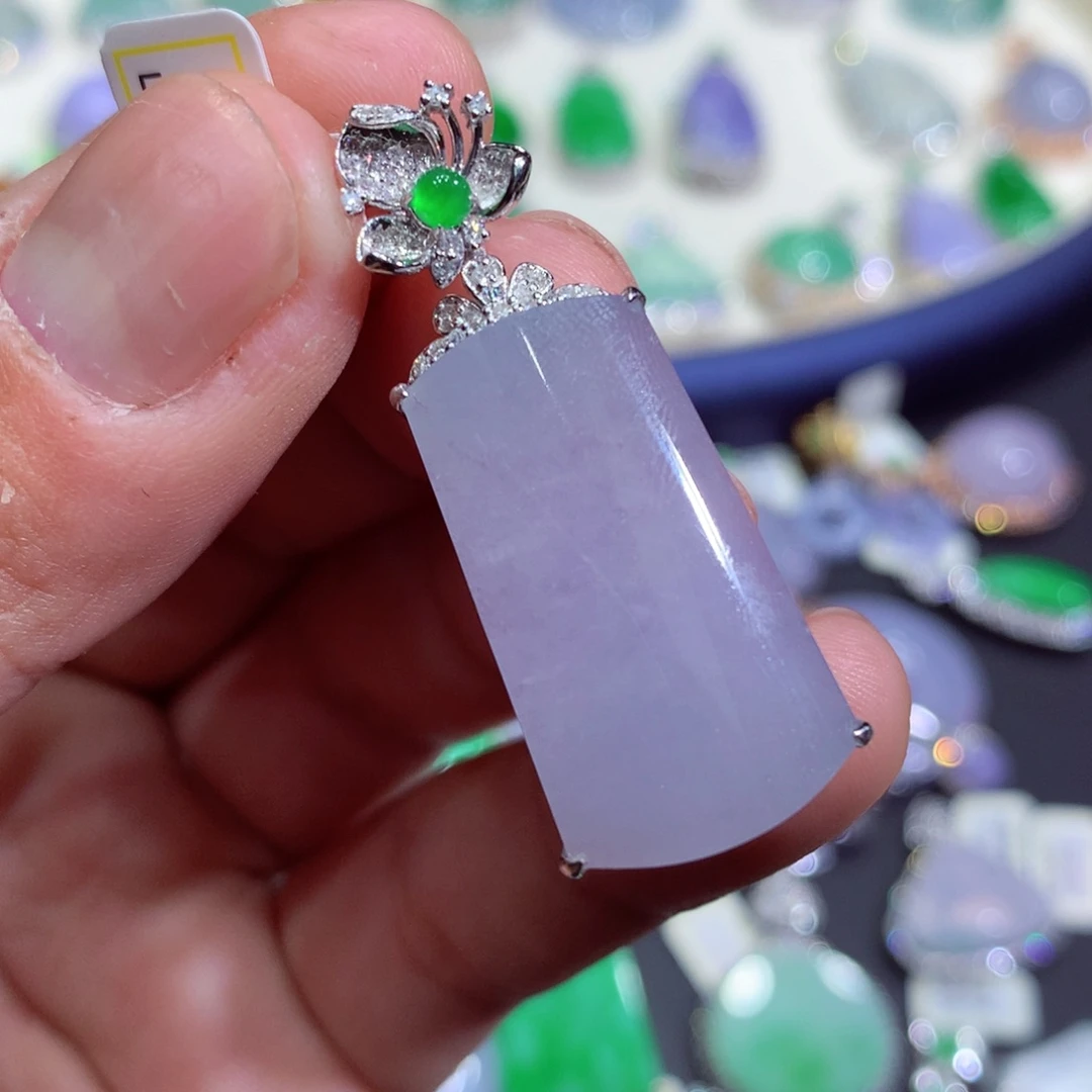 翡翠吊坠(赠链)18K金镶嵌