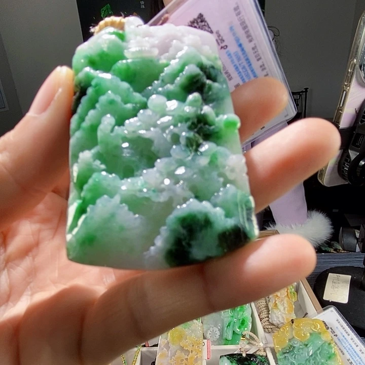 颈饰未镶嵌翡翠一