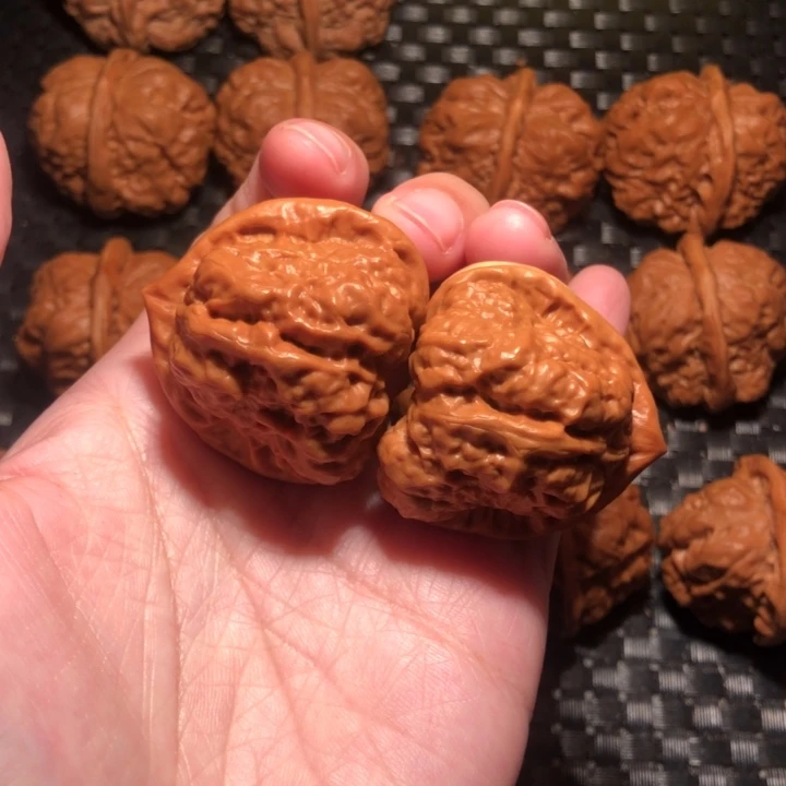 文玩核桃把件四开三角40