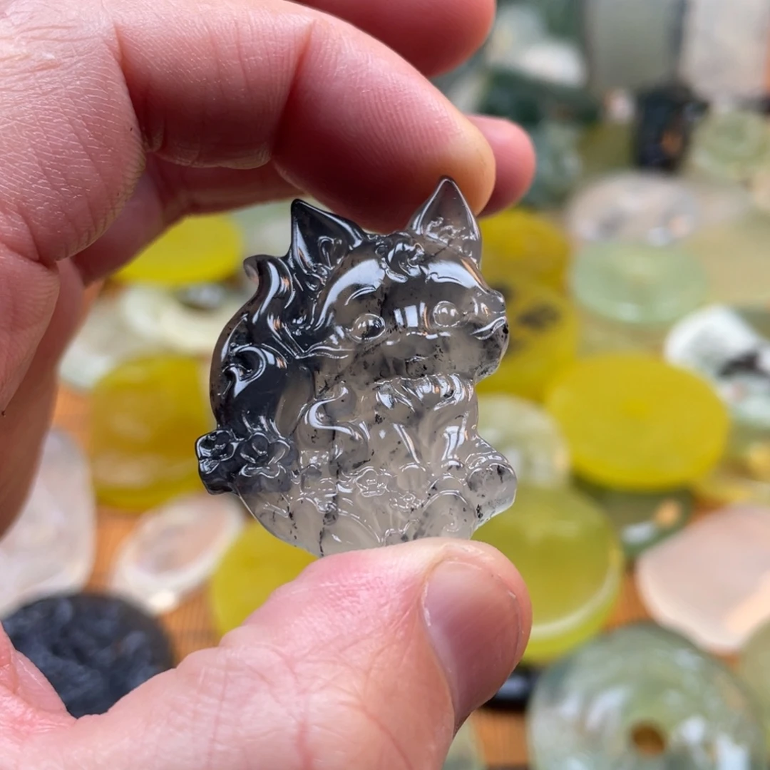 蛇纹石玉未镶嵌颈饰