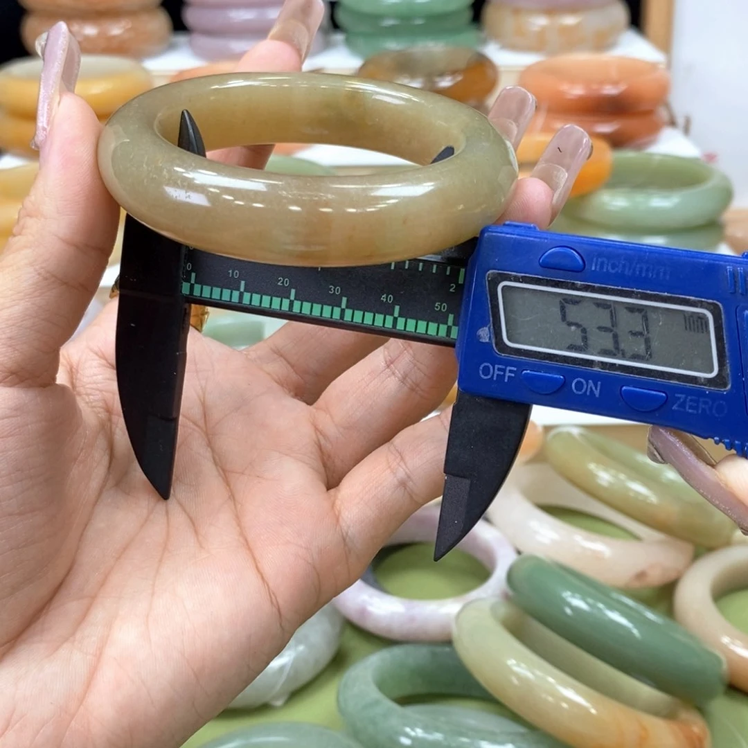 石英岩玉手镯未镶嵌