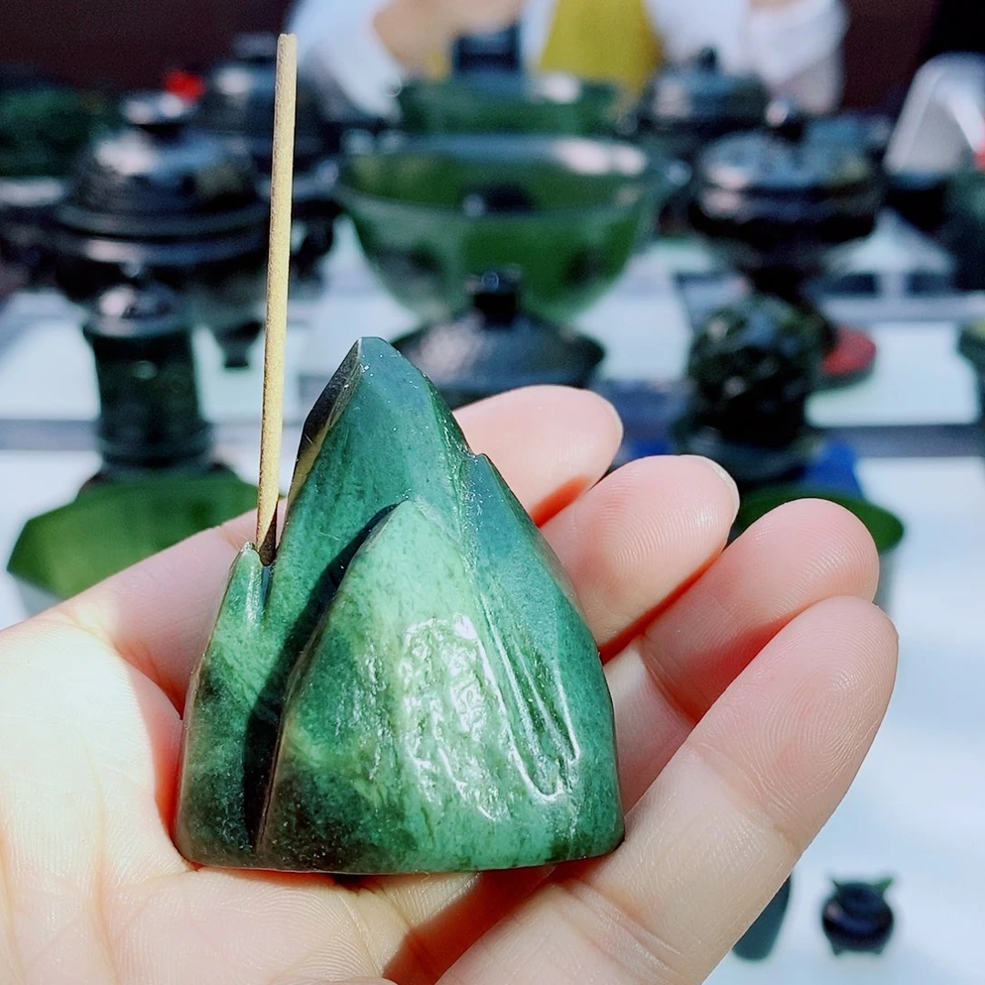 未镶嵌和田玉（青玉）摆件