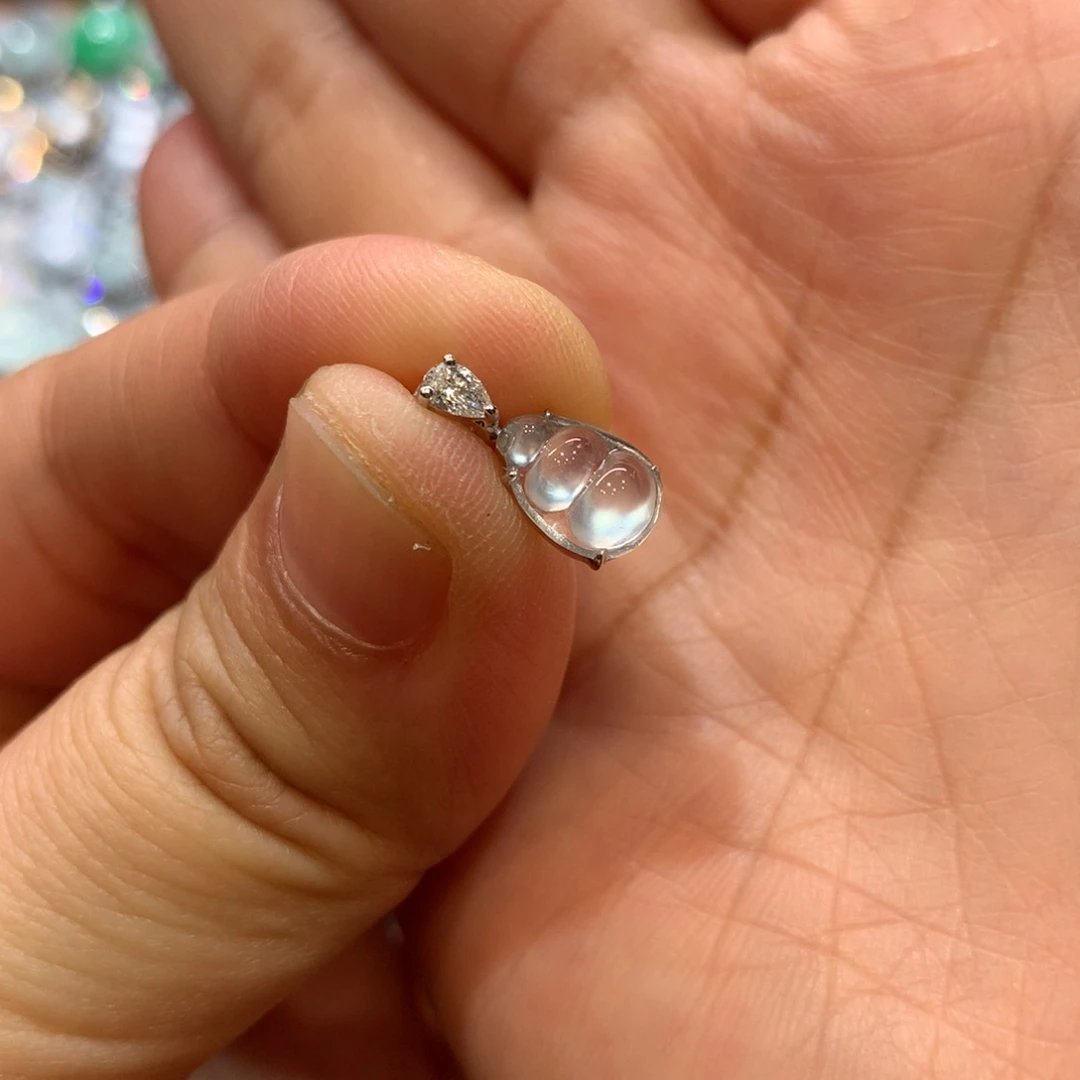 翡翠18K金镶嵌颈饰提溜