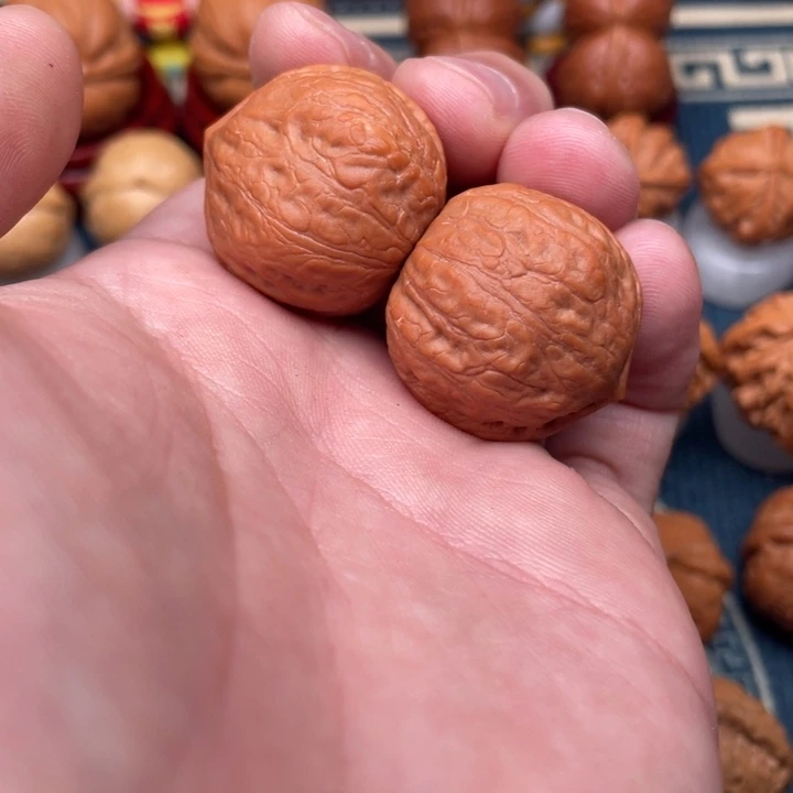 一***儿文玩核桃把件小寿桃